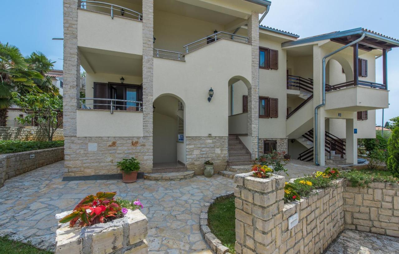 פורץ Apartmani Lorena מראה חיצוני תמונה
