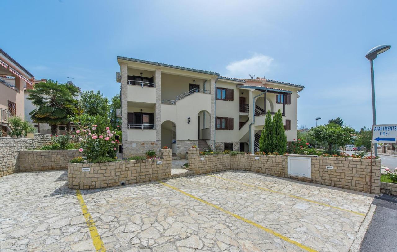 פורץ Apartmani Lorena מראה חיצוני תמונה