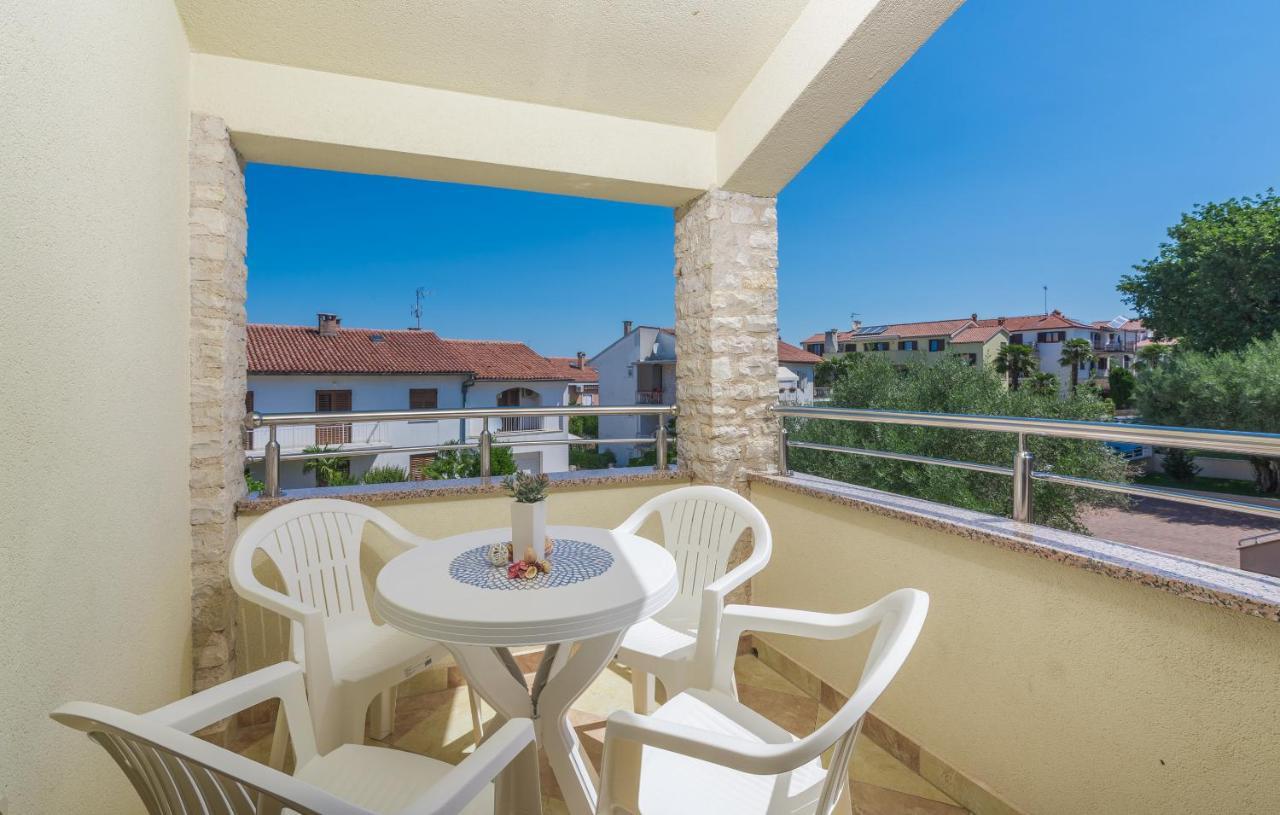 פורץ Apartmani Lorena מראה חיצוני תמונה
