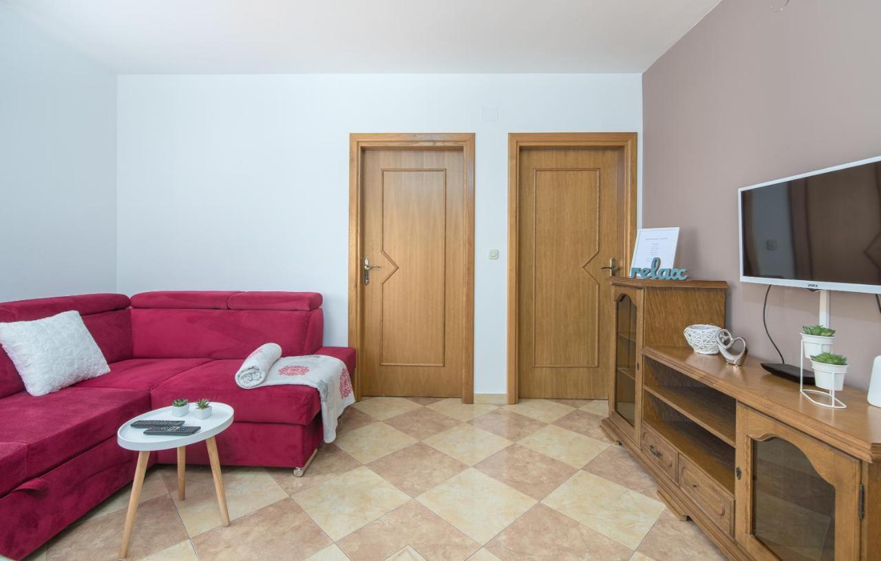פורץ Apartmani Lorena מראה חיצוני תמונה