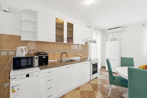 פורץ Apartmani Lorena מראה חיצוני תמונה