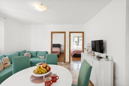 פורץ Apartmani Lorena מראה חיצוני תמונה
